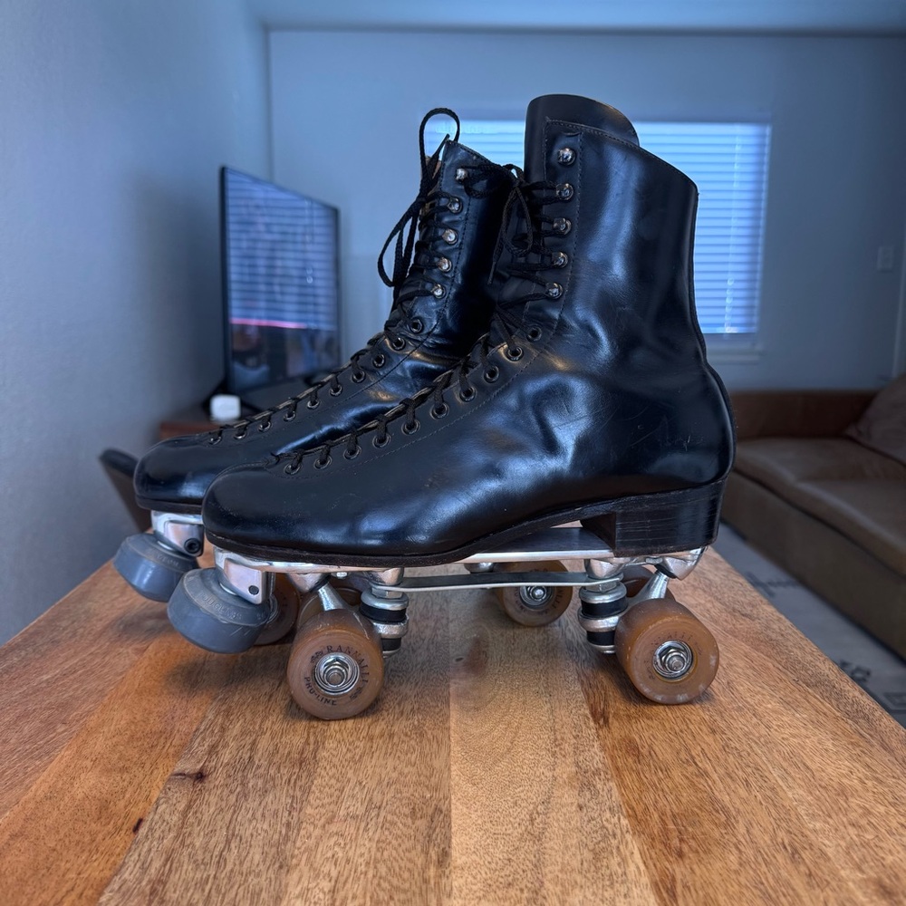 Riedell 220 Roller Skates size 9 M